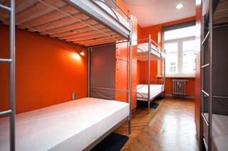 Хостелы Mosquito Hostel Krakow Краков Кровать в общем 6-местном номере-5